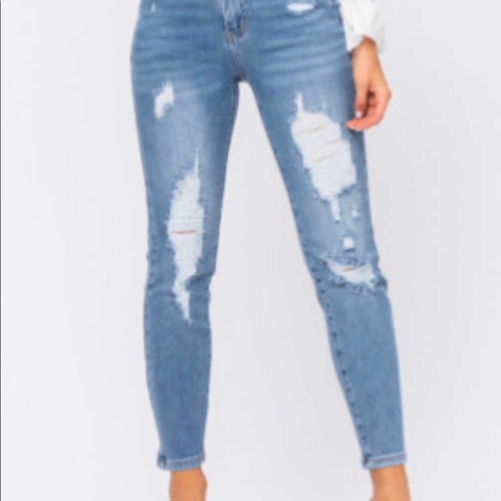 Judy Blue “Roxanne” destroyed relaxed jeans (brand new 🏷)